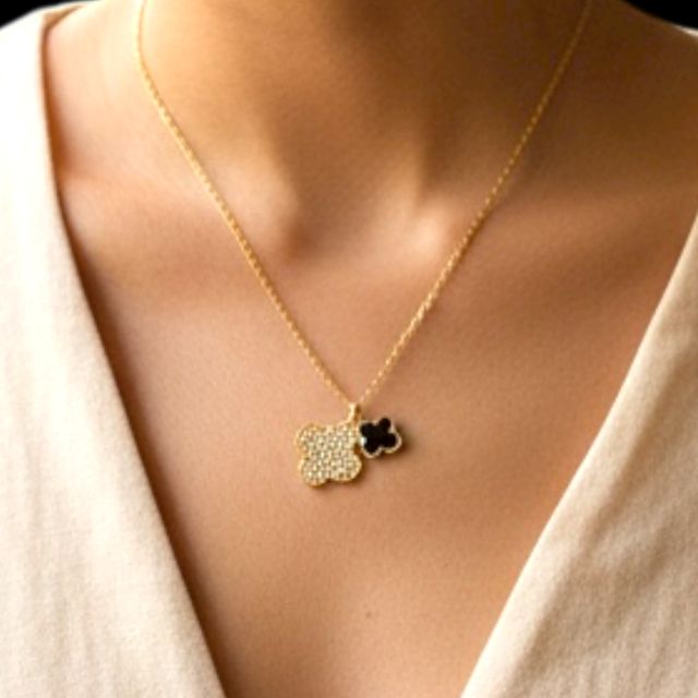 COLLAR ACERO DORADO DOBLE DIJE TRÉBOL VC MICROPAVE