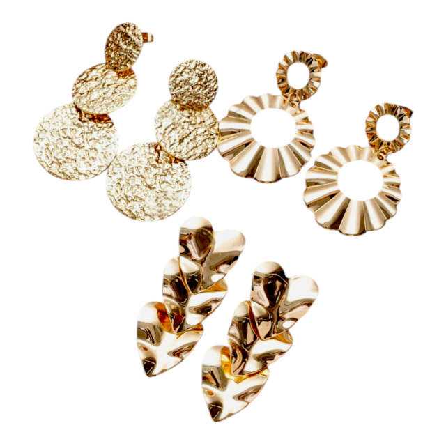 ARO ACERO DORADO PASANTE CON RELIEVE X TIRA DE 6