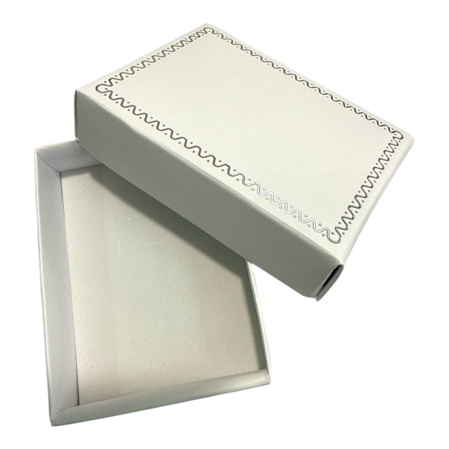 CAJA DE CARTÓN BLANCA 