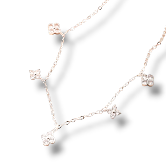 COLLAR ACERO BLANCO DIJES COLGANTES FLORES