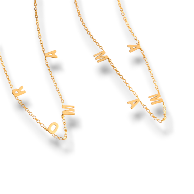 COLLAR ACERO DORADO LETRAS