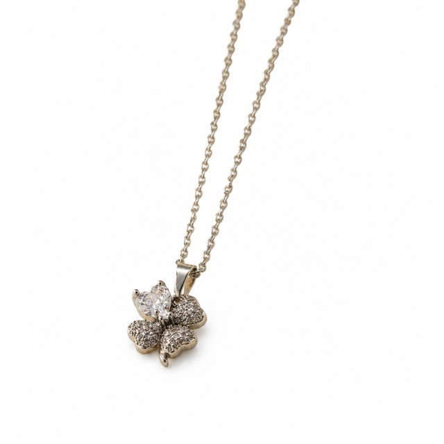 COLLAR ACERO DIJE TRÉBOL MICROPAVE 
