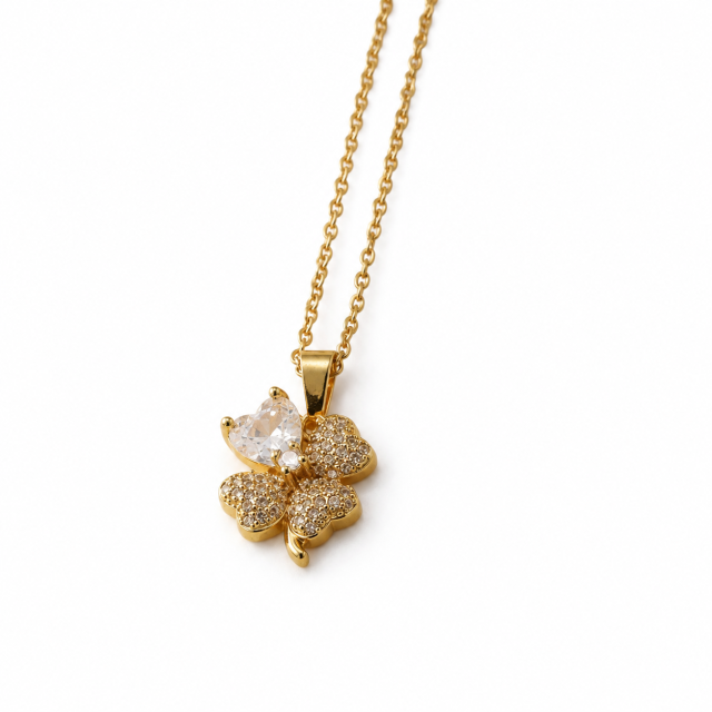 COLLAR ACERO DORADO DIJE TRÉBOL MICROPAVE 